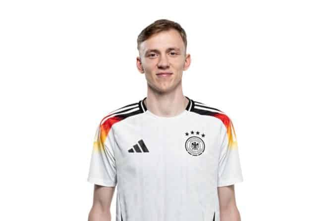 Maximilian Beier im neuen DFB Trikot 2024, Foto: Thomas Boecker/DFB

