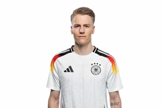 Chris Fuehrich im neuen DFB Trikot 2024, Foto: Thomas Boecker/DFB