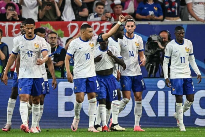 Frankreich feiert das 1:0 während des Fußballspiels der UEFA Euro 2024 Gruppe D zwischen Österreich und Frankreich in der Düsseldorfer Arena am 17. Juni 2024. (Foto: OZAN KOSE / AFP)