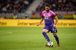 Im neuen DFB Away Trikot 2024: İlkay Gündogan beim Länderspiel gegen die Niederlande (Foto Depositphotos.com)