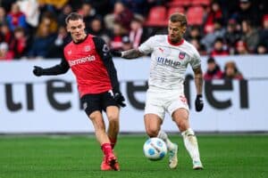 Florian Wirtz von Bayer Leverkusen gegen Niklas Dorsch vom 1. FC Heidenheim (Foto Depositphotos.com)